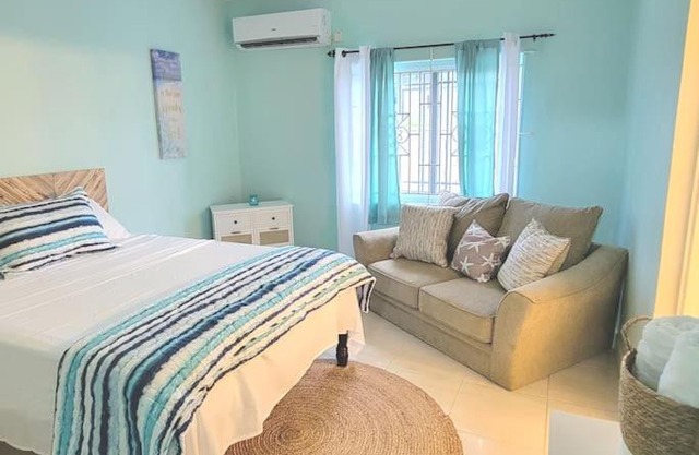 Restful Retreat 12 mins to the beach!