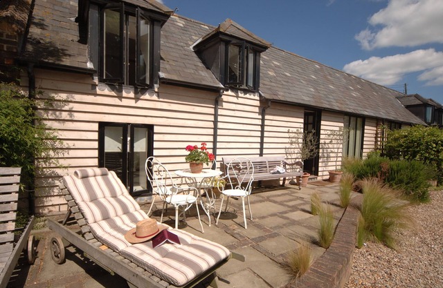 Retreat Cottage with spa facilities & treatments