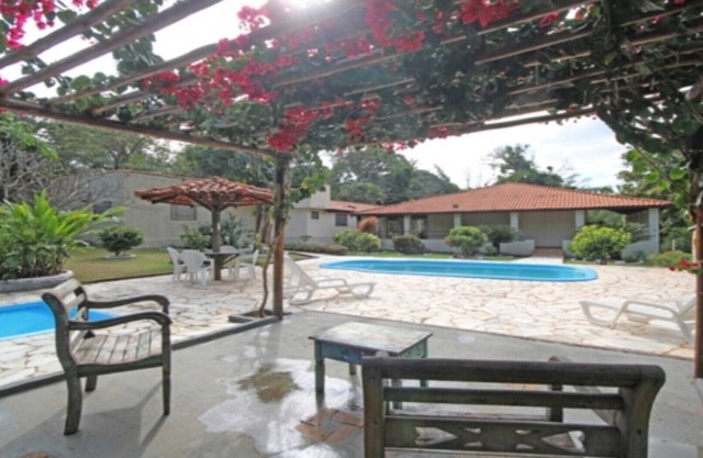 Retreat for up to 20 people, swimming pools, wi-fi, air conditioning, 8 minutes from Termas.