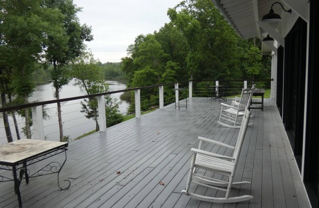 Retreat on 37-Acre Lake; Lodge + Home Sleeps 12; Hunt, Fish & Explore
