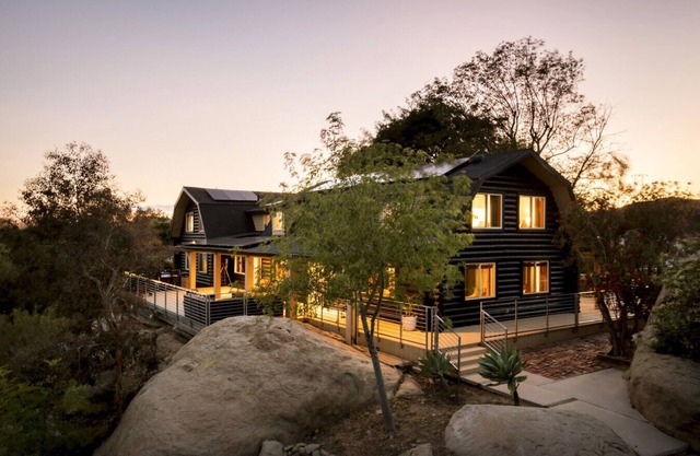 Retreat to the Rocks – Historic Film & Music Getaway