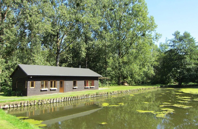 Retreat with Ponds, Braibant