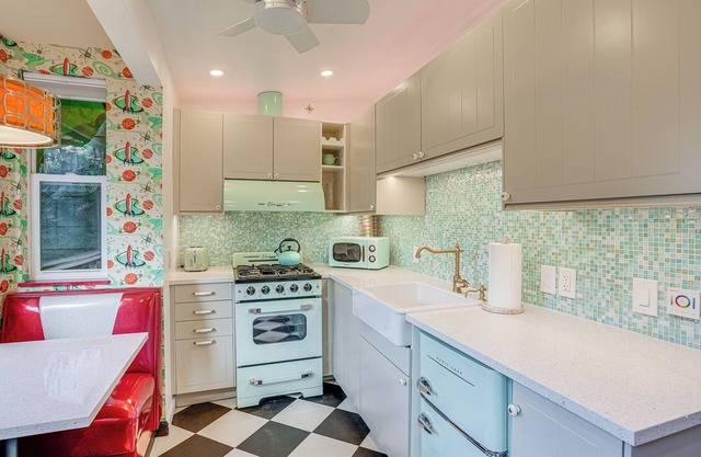 Retro El Sobrante Apartment Near San Francisco!