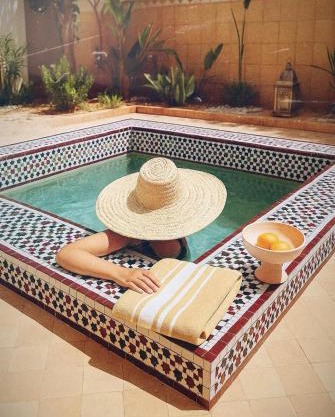 Riad Solila, Fabuleux riad avec 4 Suites, Piscine Chauffée et Rooftop - 5 min de Jamaa El Fna