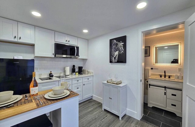 Right Apt 1 BR | 7` TPA Airport| 14` Ray Jam| Pkng