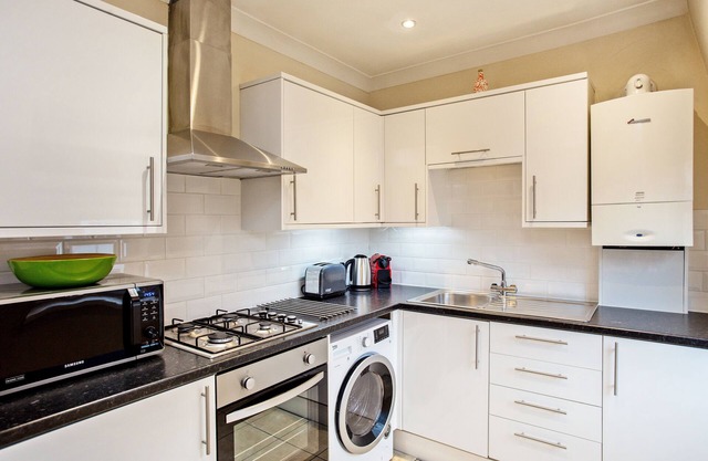 Right in the heart of Winchester with Castle View