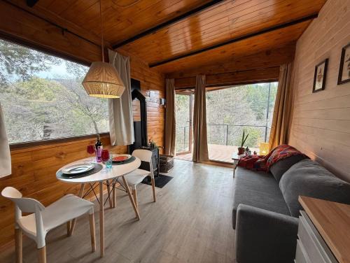 RIO-ABAJO Cabañas frente al RIO MELIQUINA