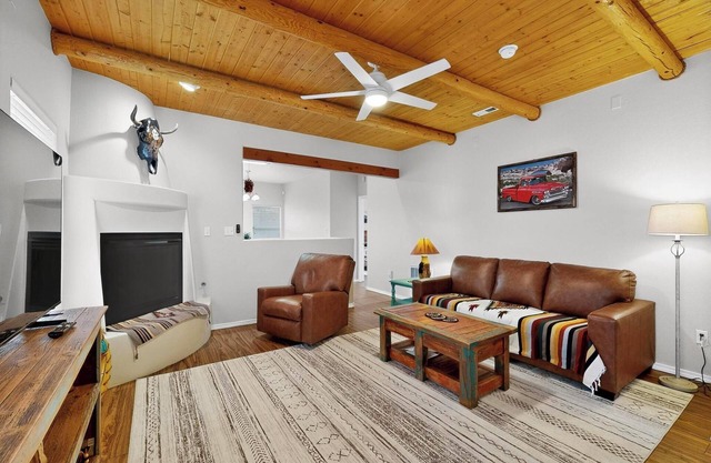 Rio Rancho Stay SW-Style Sandia Mountain Views