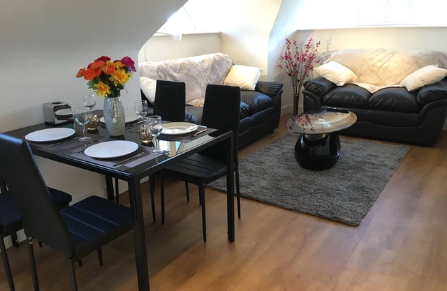 Risinghurst Oxford, An ENTIRE stylish 2bed + TV&WiFi