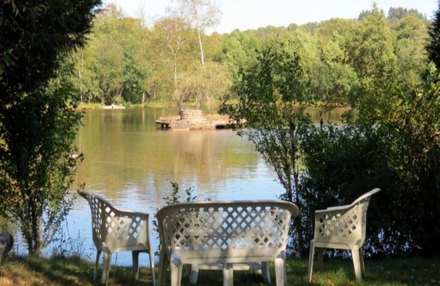 River Cottage: Private Lakeside Gite In Idyllic Location. A Great Place To Relax