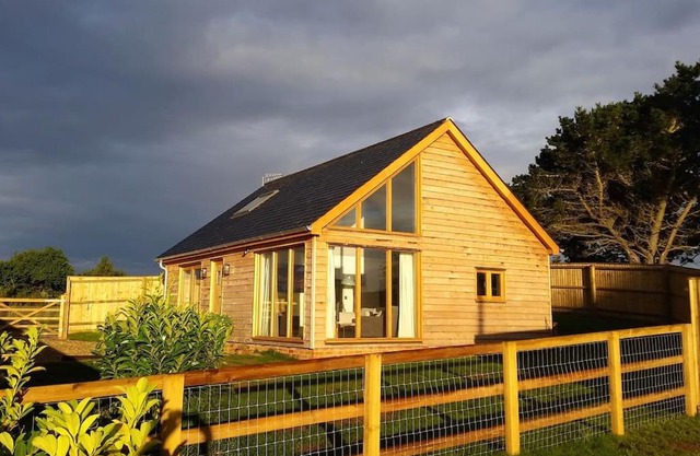 River Cottage - Stunning estuary views