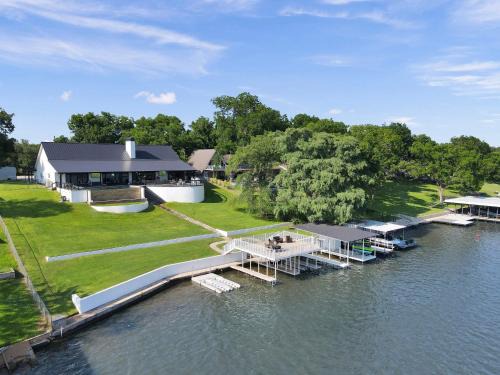 River Oaks Luxury Lakeshore Concierge Services Available