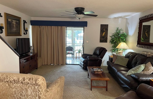 Riverbend - 2 Bedroom waterfront condo with spectacular views!