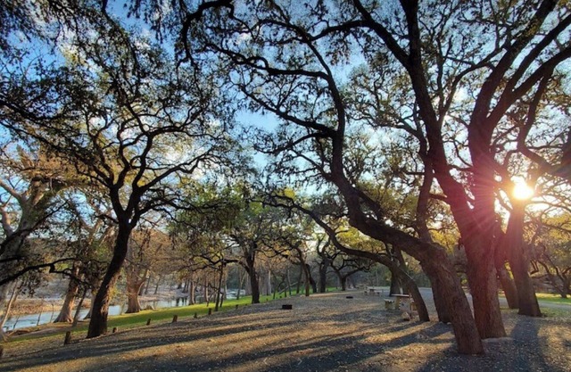 Riverbend on the Frio Motel 10