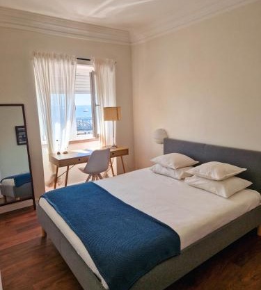 Riverfront 2 Bedrooms with Balcony