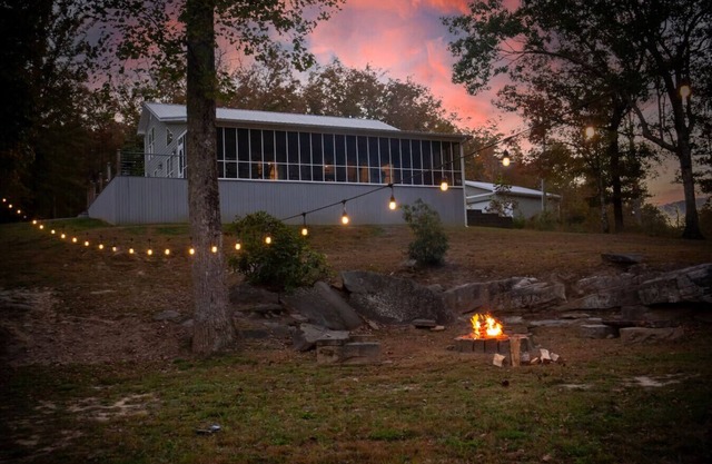 Riverfront Home with Hot Tub - Brushy Creek Lodge