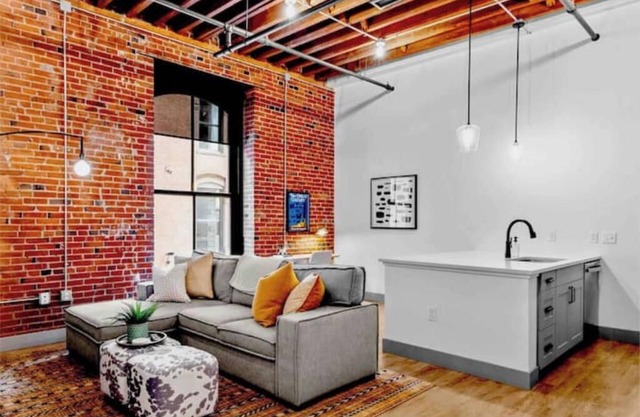 Riverfront Loft-Steps from Arch, Stadium & Convention Center