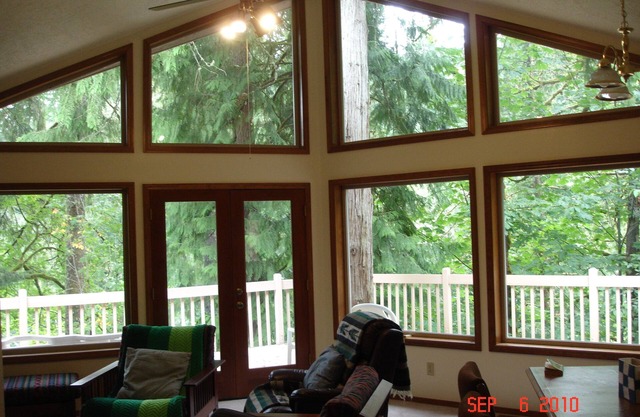 RIVERFRONT RETREAT, RELAX! EZ I-5 access Portland,OR.-Seattle,WA. Book it today