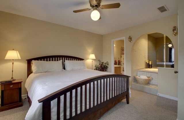 Rivers Edge Condo 902