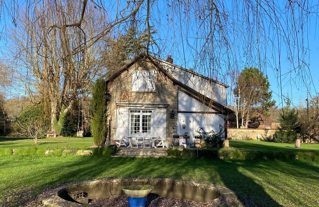 RIVERSIDE CHARACTER HOUSE WITH OUTBUILDING