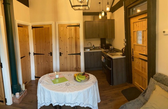 Riverside Guesthouse Peaceful Hideaway near London