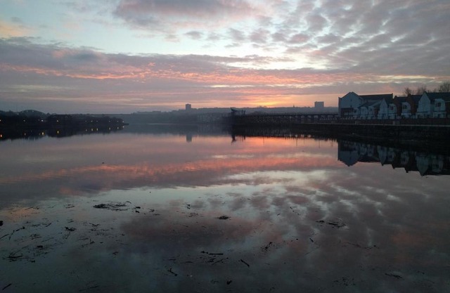 Riverside home. 3 bedroom. Free parking. 10 mins to Newcastle City Centre