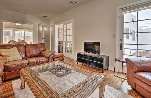 Riverside Hub w/ Shared Pool ~ 1 Mi to Downtown!