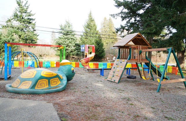 Riverside Resort - Three Bedroom Semi-Detached Cabin Suite