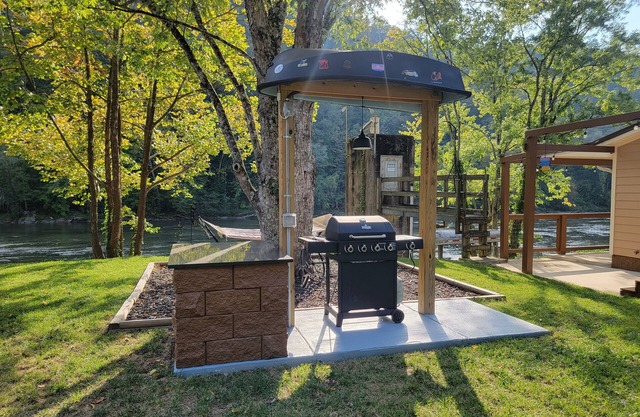 Riverside Retreat with a Pavilion and Hot Tub