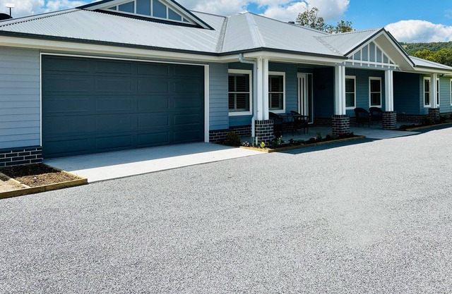 Riverview Homestead - sleeps 12