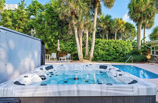 Riverview Pool Home - Trailers Welcome