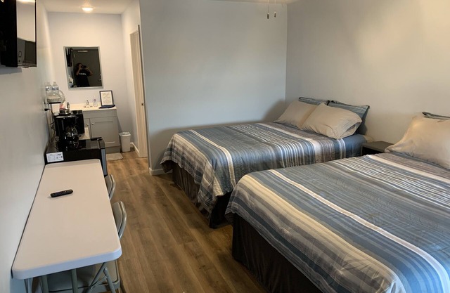 Rm 2 -Waterfront Double Queen/2nd floor