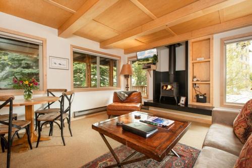 RMR: La Choumine 6 Condo in Teton Village