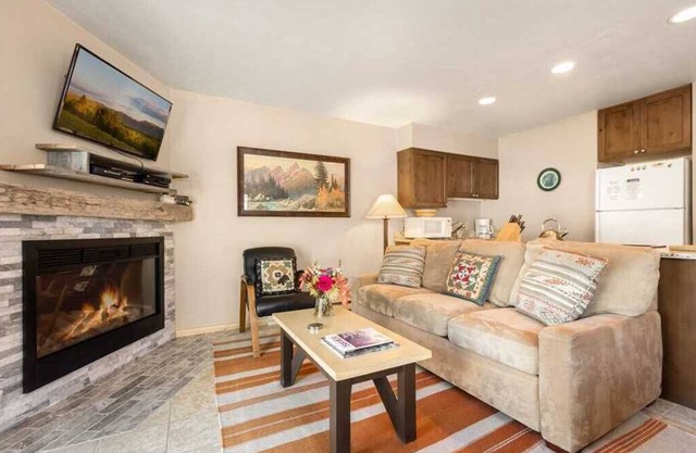 RMR: Spruces #6 Condo in The Aspens/Wilson,WY