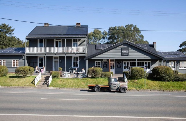 Robertson Public House and Kitchen