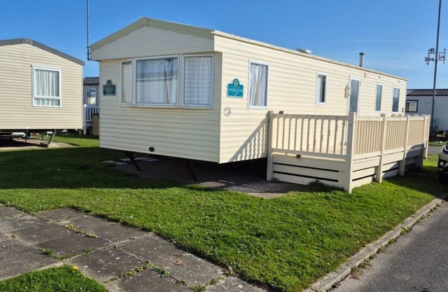 Robin Hood 3-Bed Caravan, Sleeps 8, Pet Friendly