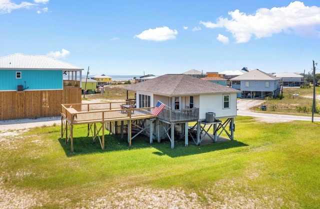 Robin's Sunrise - Recently updated 2 BR Pet-Friendly Home with Gulf Front views