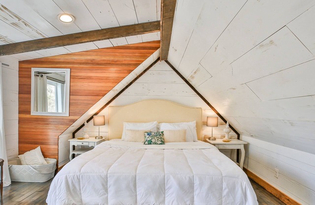 Robins Nest Cottage - Quick Drive to Downtown Leesburg