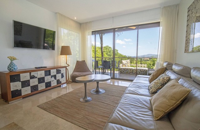 Roble Sabana 105 Luxury Condo - Reserva Conchal