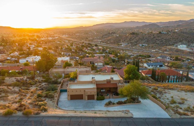 Rockaway Retreat - Miles of High Desert Views!