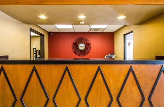 Rodeway Inn & Suites