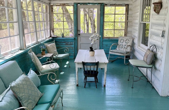 Romantic vintage Log Cabin Retreat