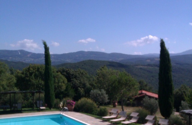 Romantic Chalet in Tuscany, 2+2 people, in a farmhouse with swimming pool