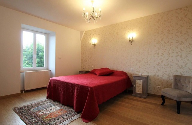 Romantic Getaway in Restored Farmhouse with Spa and Garden in Yssingeaux