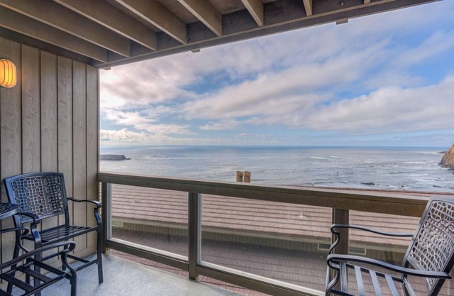 Romantic Ocean-View Suite with King Bed