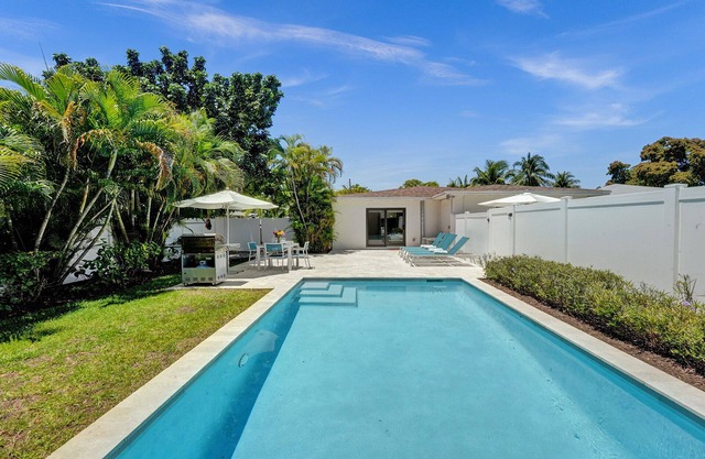 Romantic Retreat w/Private Pool. Near Las Olas