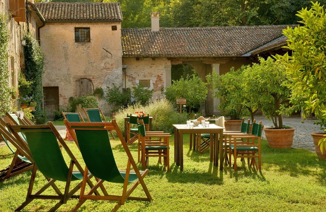 Romantic Studio in Historic Estate with 60 hectare Private Park