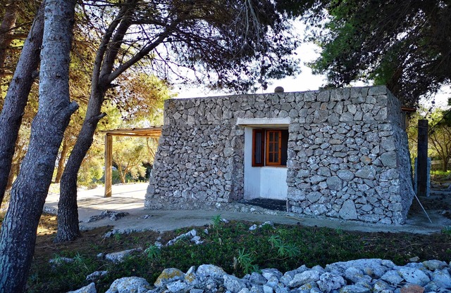 Romantic trullo with sea access and stunning views (house G)