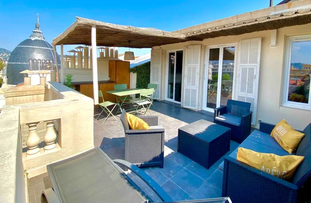 ROOF TERRACE. NEAR SEA. GOLDEN PLACE/HYPER CENTER. WIRELESS
