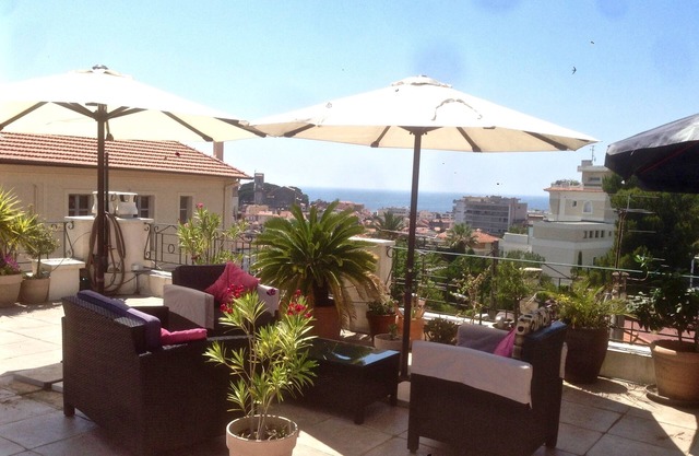 Rooftop Apt, Seaviews, Terrace, 2 bedrooms 2 bathrooms, 7 mins walk to Croisette